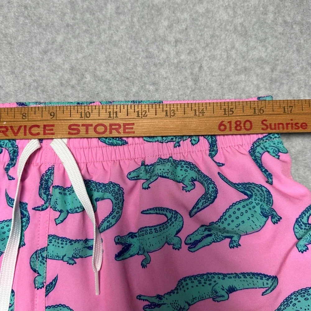 Chubbies Mens Pink Alligator Print Swim Trunks 7 Inch Inseam XL Casual Beachwear